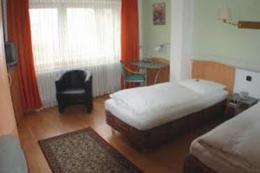 Hotel Minerva Garni Dusseldorf Exterior photo